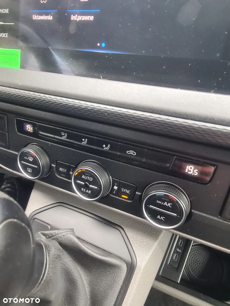 Volkswagen Caravelle 2.0 TDI L2 Comfortline DSG - 25