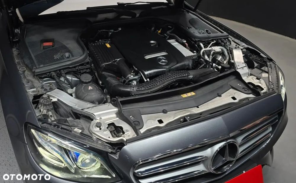 Mercedes-Benz Klasa E 300 9G-TRONIC AMG Line - 10