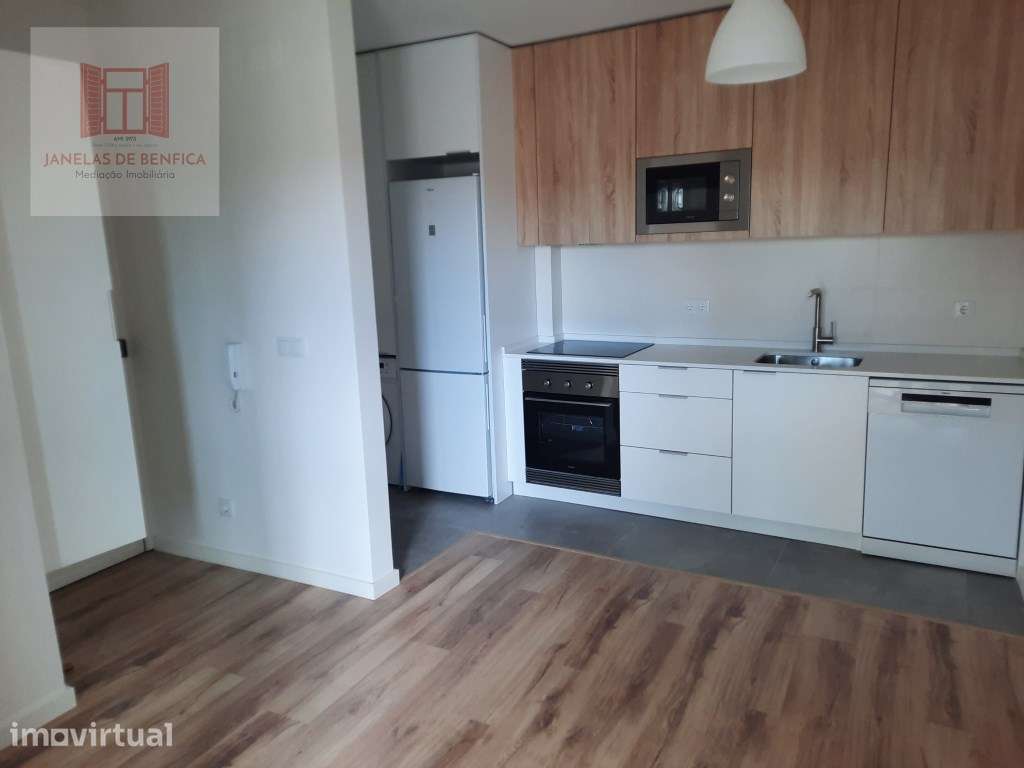 Apartamento Recuperado C/ cozinha equipada-Centro da Amadora - Grande imagem: 5/18