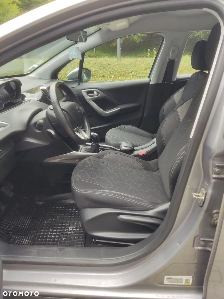 Peugeot 2008 PureTech 82 Style - 37