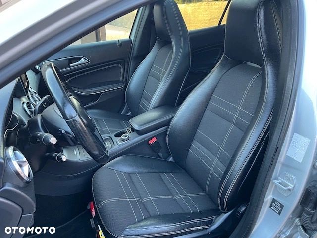 Mercedes-Benz GLA 220 CDI 4Matic 7G-DCT - 12