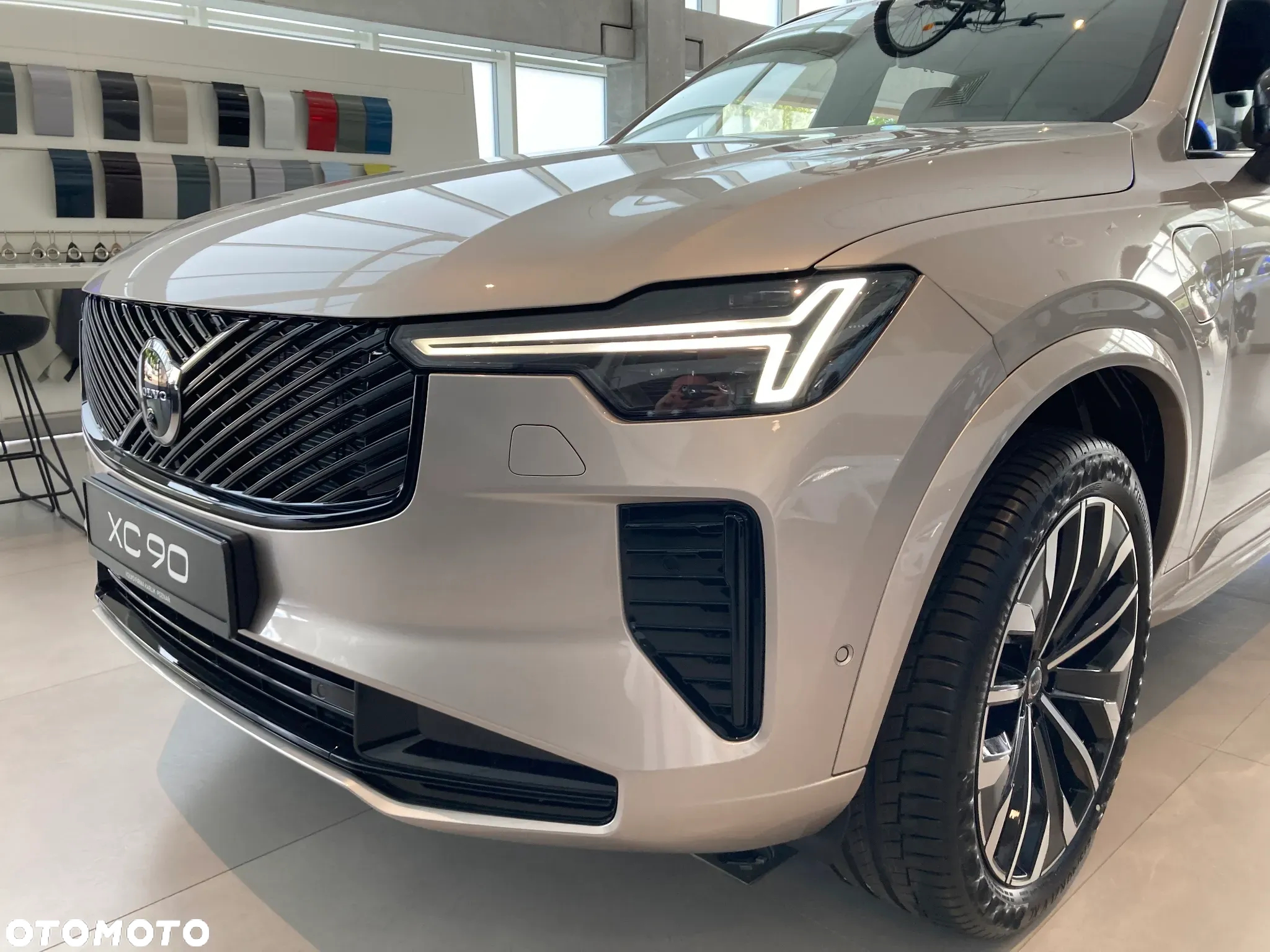 Volvo XC 90 T8 AWD Plug-In Hybrid Ultra Dark 7os - 4