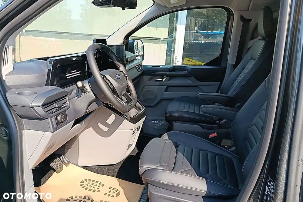 Ford Tourneo Custom - 9