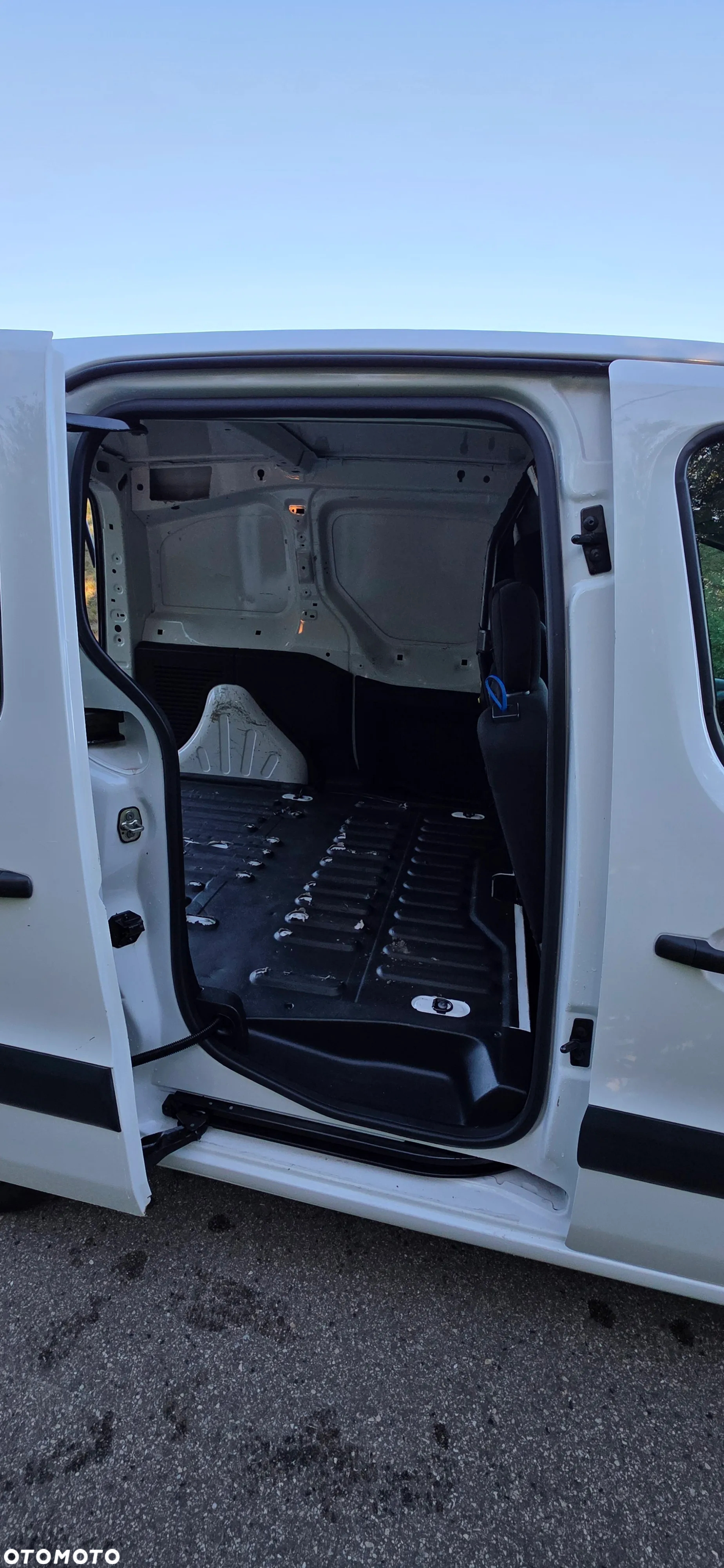 Peugeot PARTNER - 16