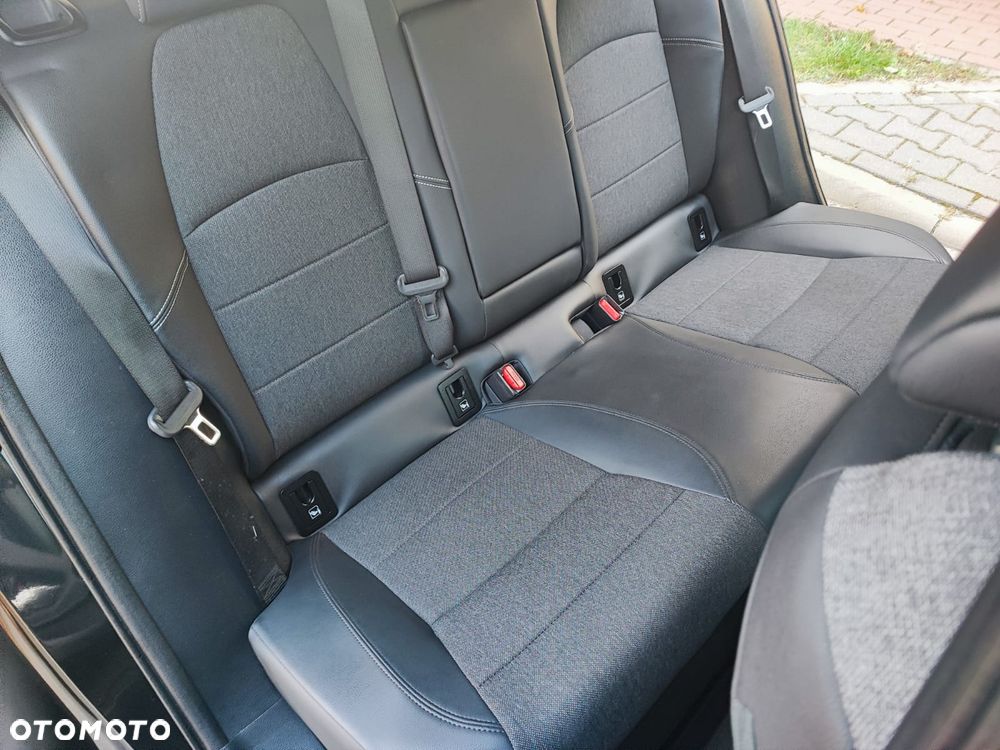 Toyota Corolla - 23