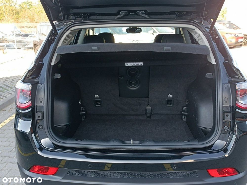Jeep Compass - 27