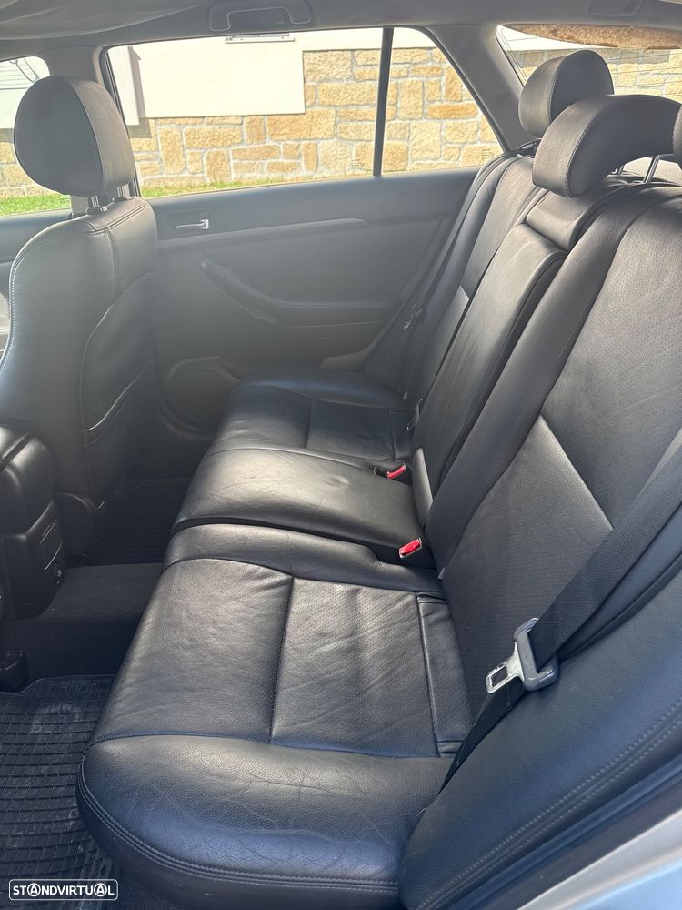Toyota Avensis SW - 5