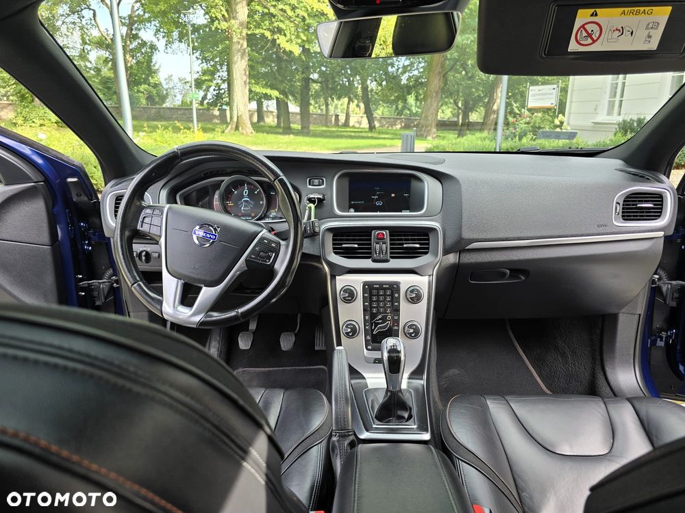 Volvo V40 D4 Ocean Race - 25