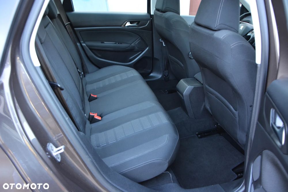 Peugeot 308 1.6 BlueHDi Allure S&S - 33