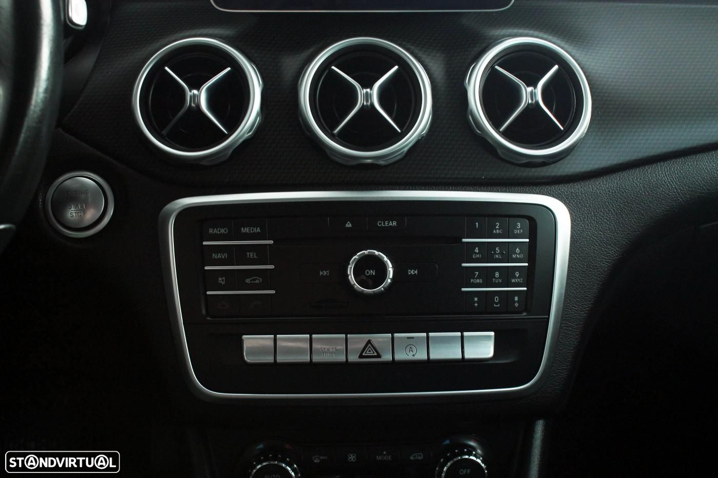 Mercedes-Benz GLA 180 d 7G-DCT - 23