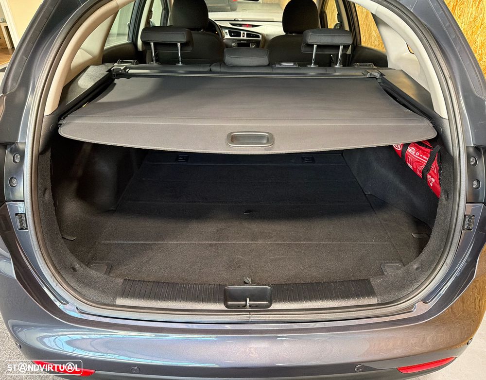 Kia Ceed SW 1.4 CRDi ECO - 23