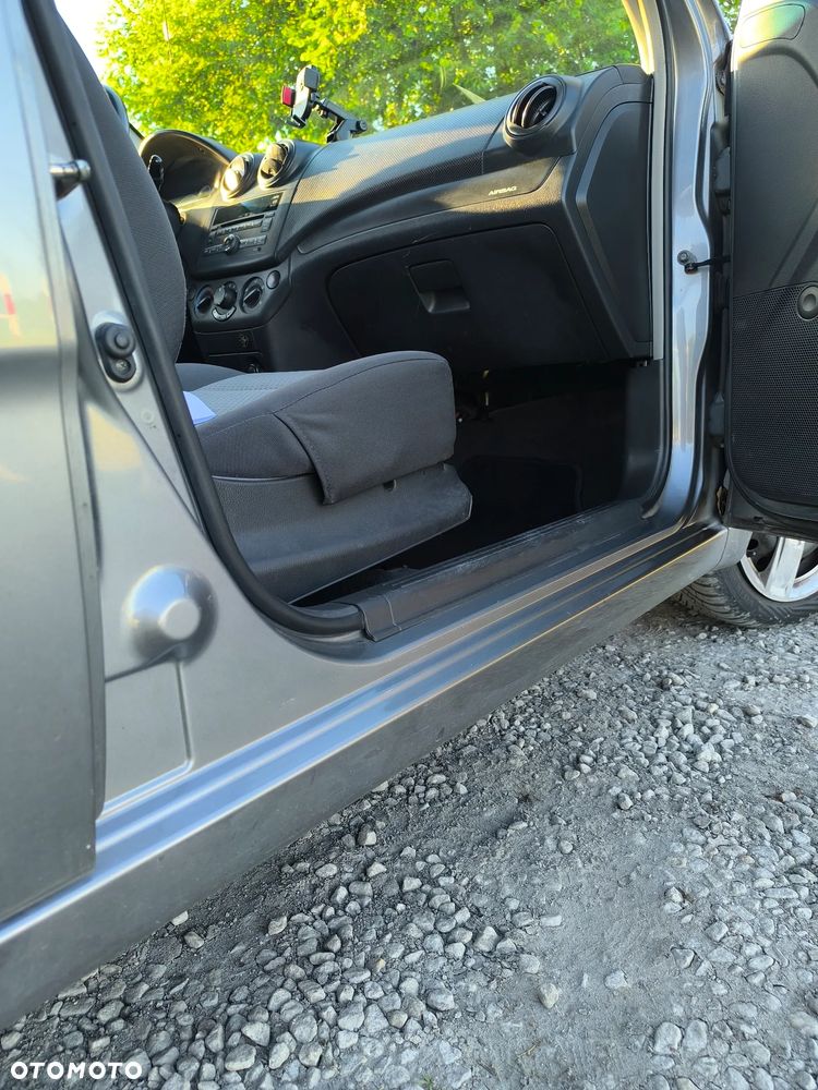 Chevrolet Aveo - 16
