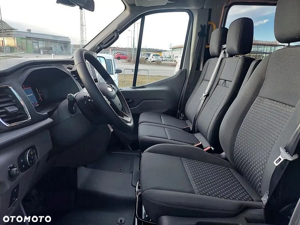 Ford transit Kombi 2.0 150KM Automat A8 Klima na tył - 7
