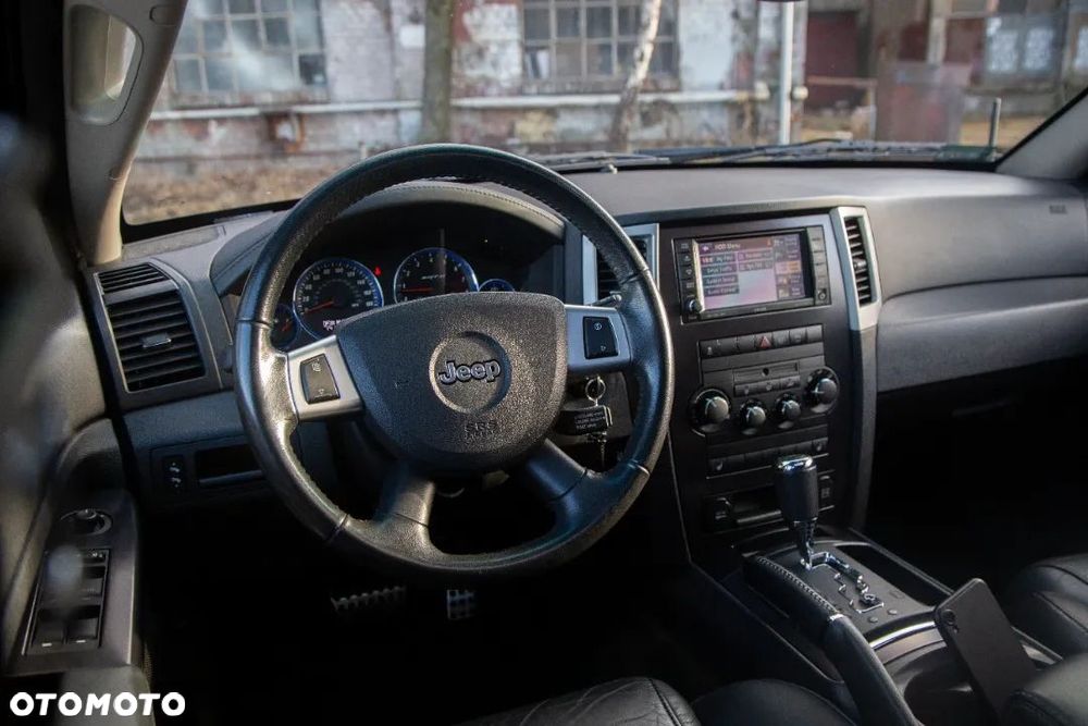 Jeep Grand Cherokee 6.1 V8 SRT8 - 32