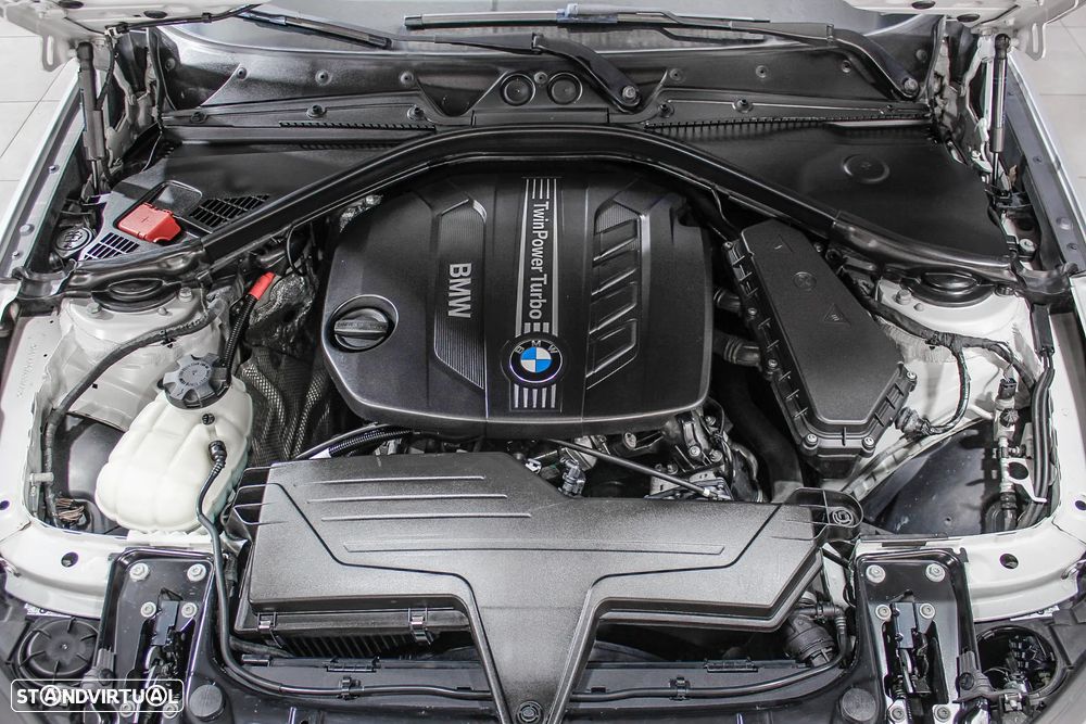 BMW 118 d Line Urban - 23