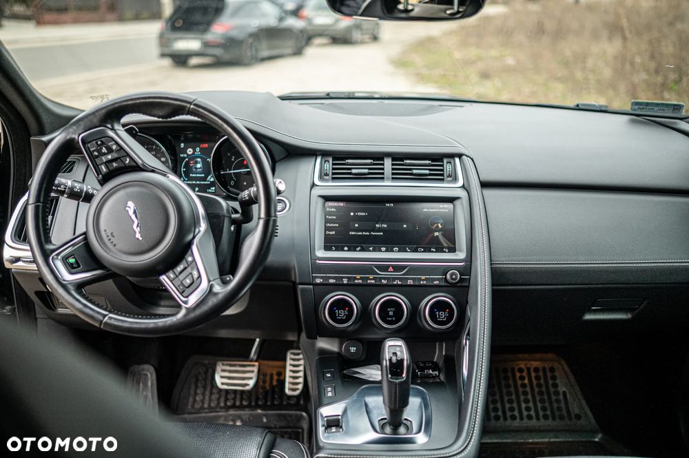 Jaguar E-Pace - 8