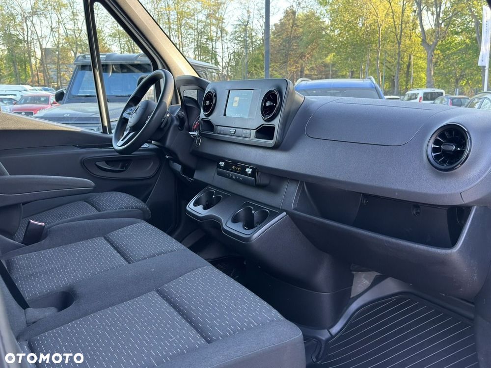 Mercedes-Benz Sprinter - 19
