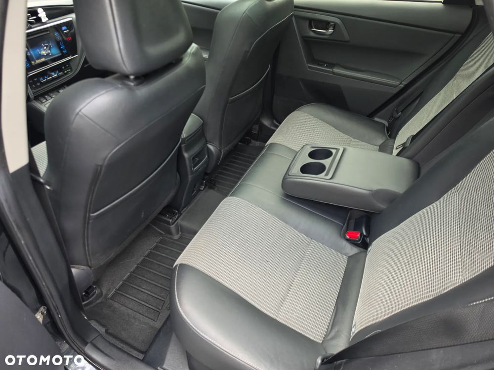 Toyota Auris - 17