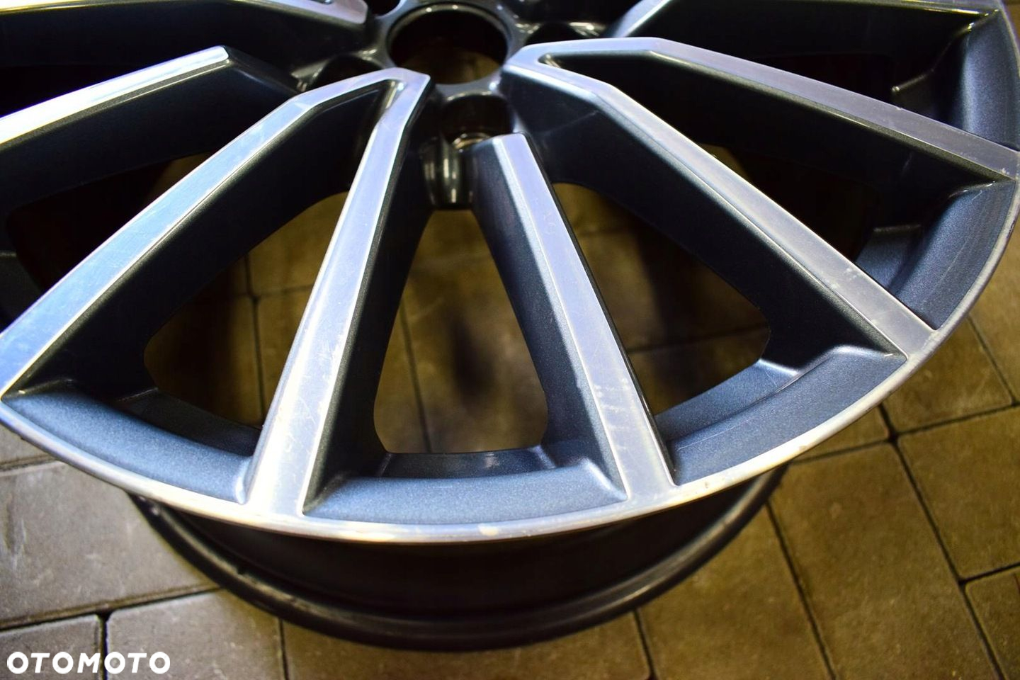 AUDI 19 ,,S-Line RS4 S4 A4 B9 8W0 Oryginał - 4