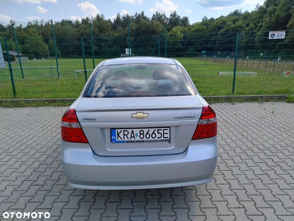 Chevrolet Aveo 1.2 16V Base - 11