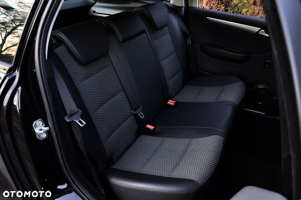 Mercedes-Benz Klasa B 180 BlueEFFICIENCY SPORT EDITION - 35
