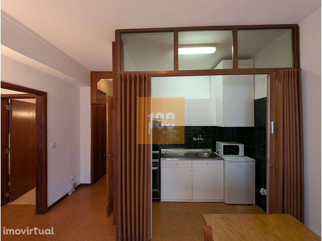 T1 com garagem na Rua de Vilar - Grande imagem: 5/16