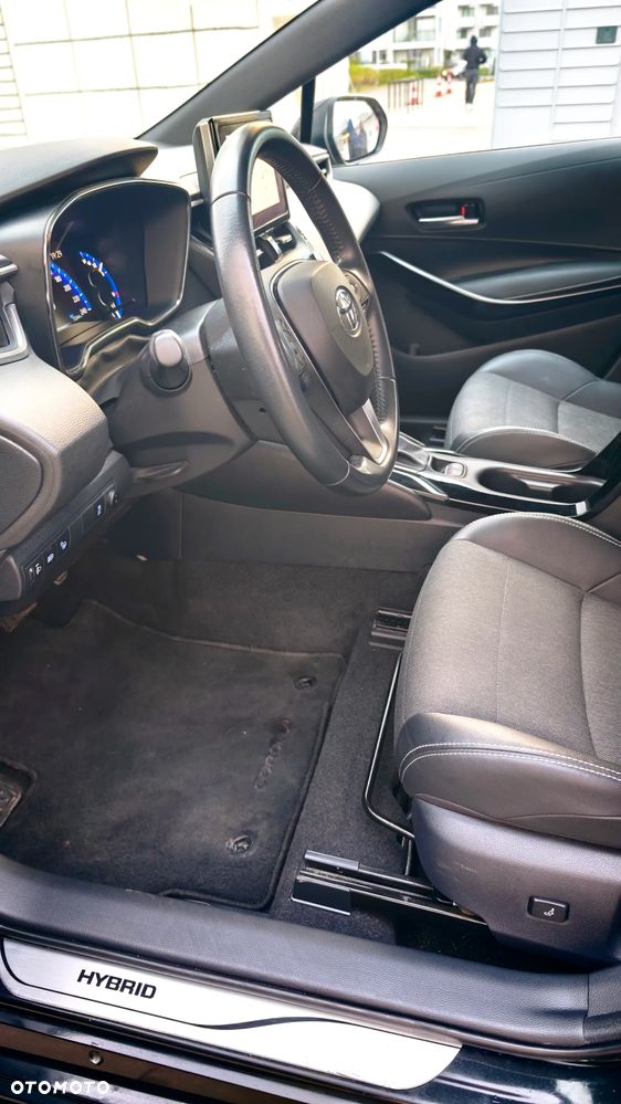 Toyota Corolla 1.8 Hybrid Comfort - 28