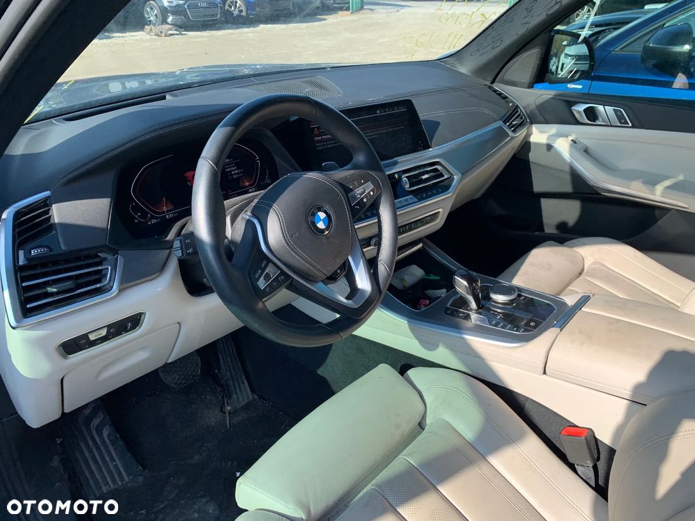BMW X5 xDrive40i - 17