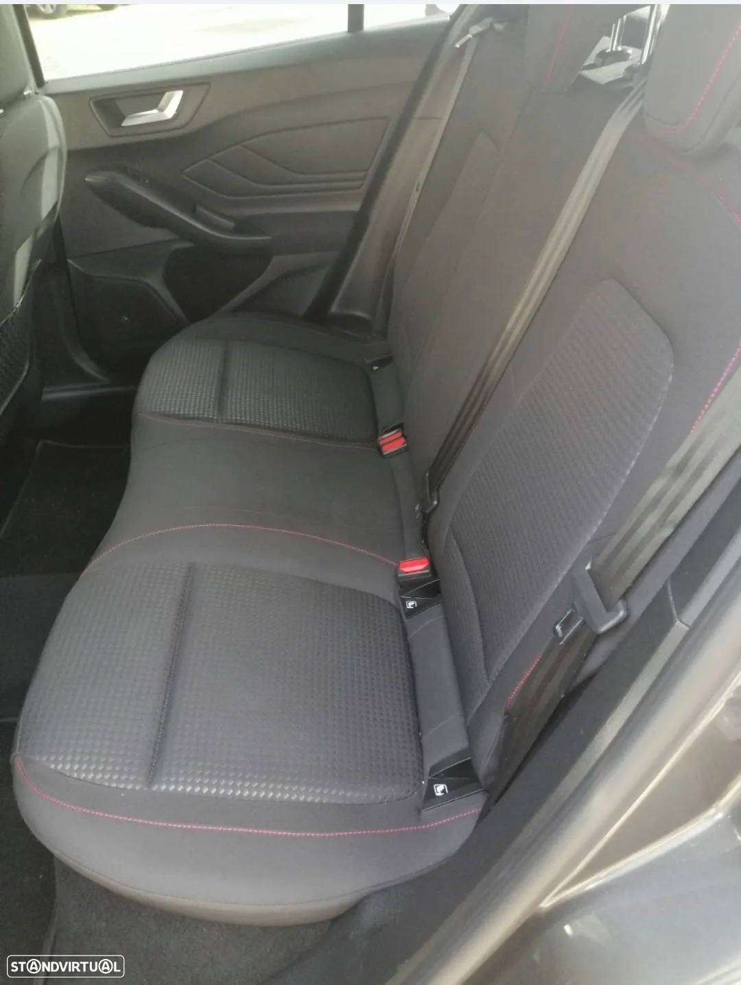 Ford Focus 1.0 EcoBoost MHEV ST-Line - 8