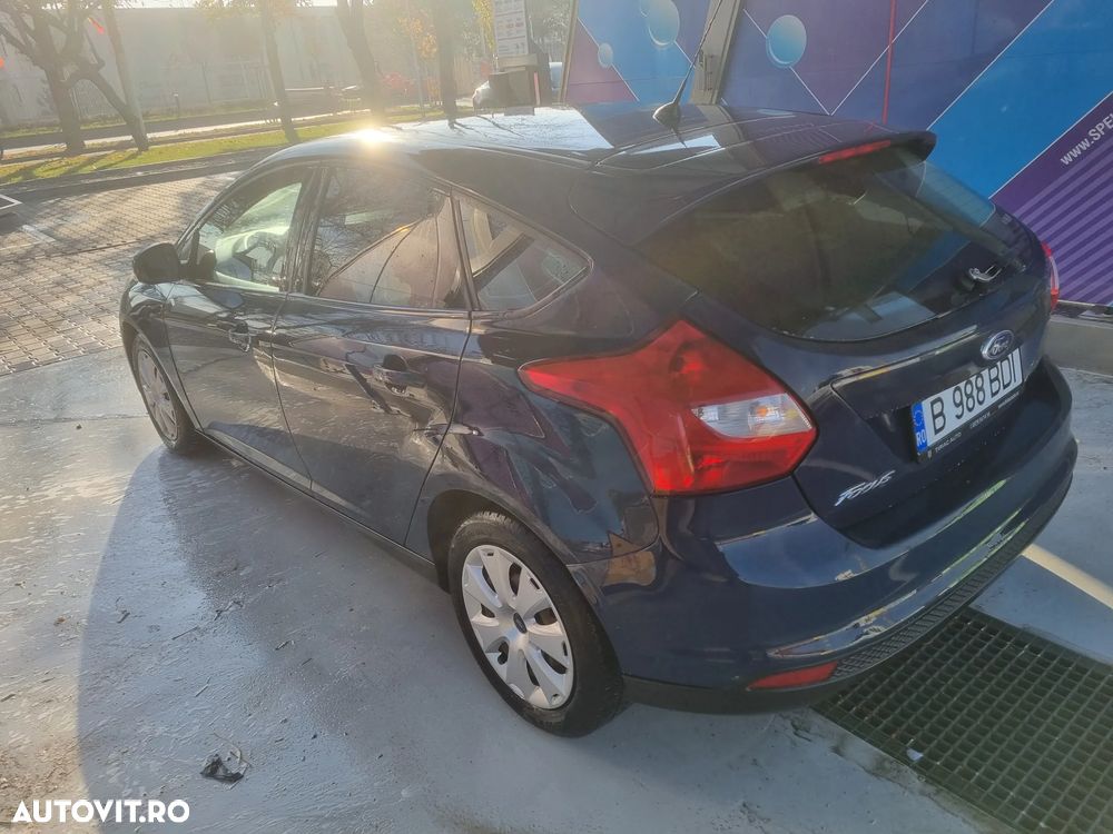 Ford Focus 1.6 TDCI DPF Ambiente - 6