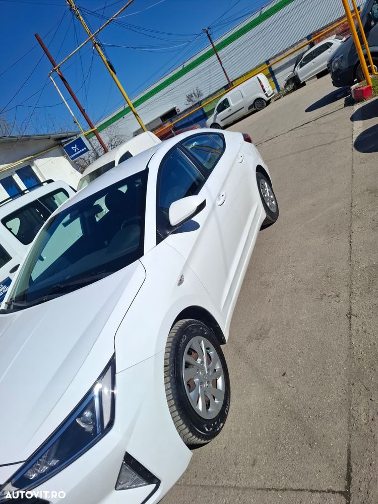 Hyundai Elantra 1.6 MPi Exclusive - 5