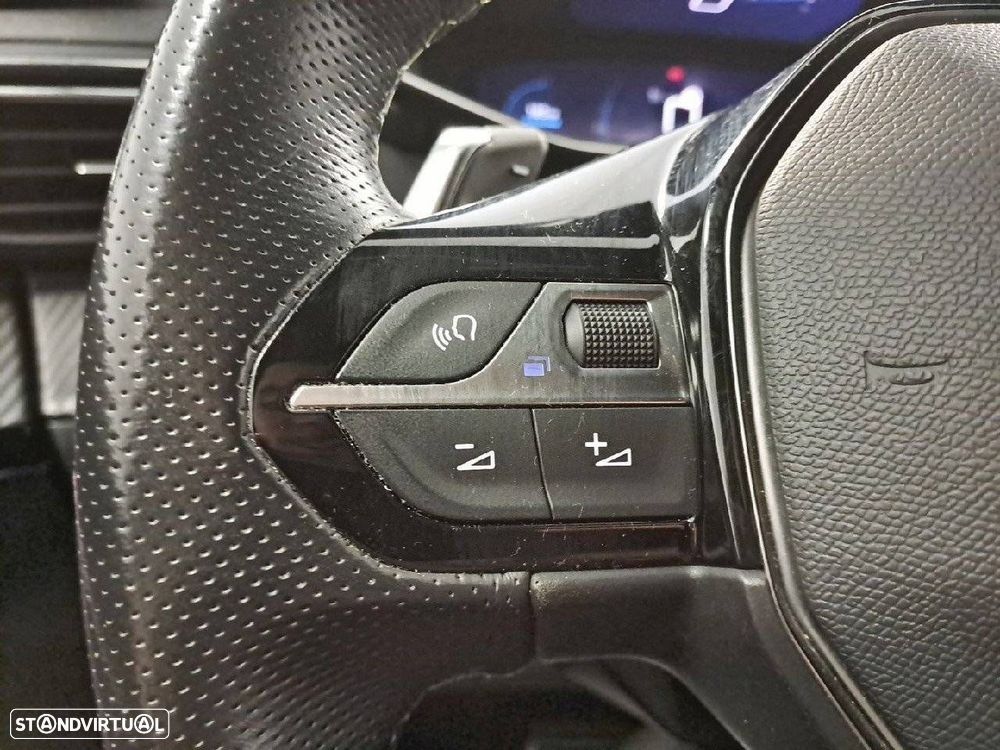Peugeot 2008 1.2 PureTech GT EAT8 - 16