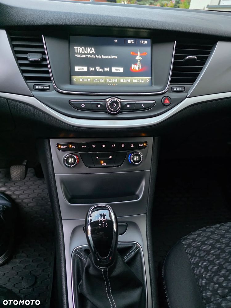 Opel Astra 1.4 T Enjoy - 10