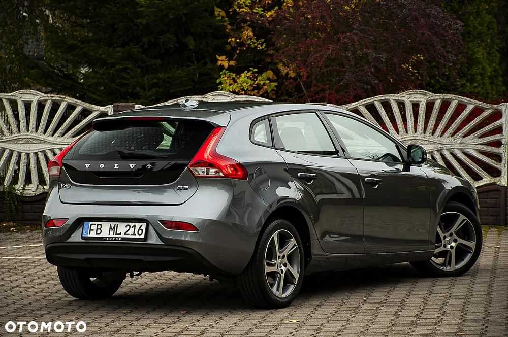 Volvo V40 D2 Summum - 9