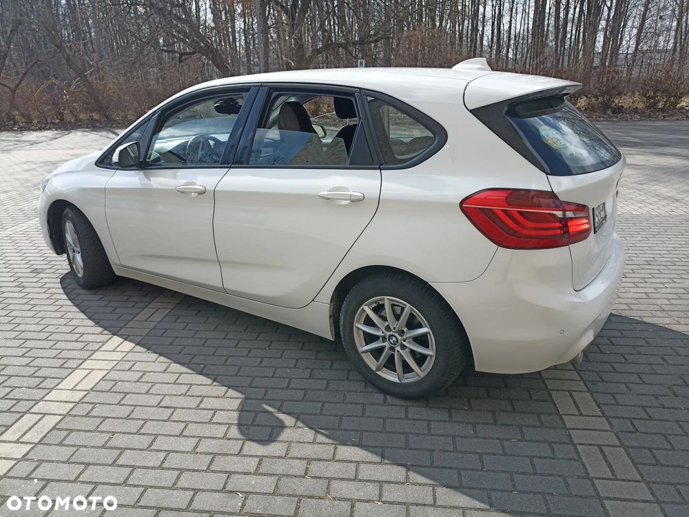 BMW Seria 2 218d - 6