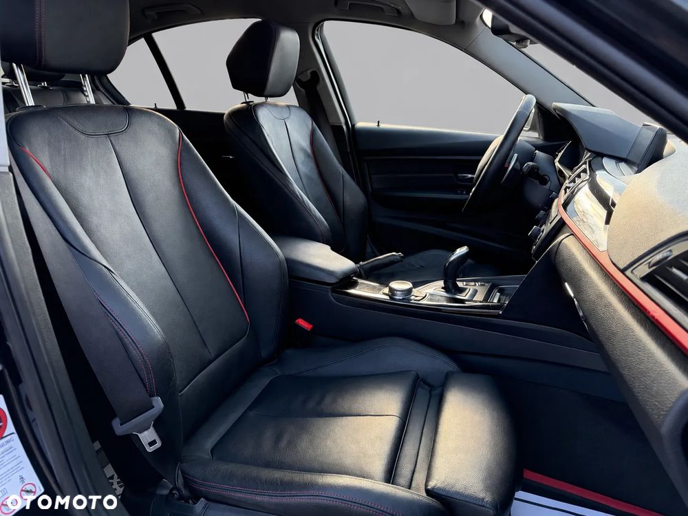 BMW Seria 3 320d Sport-Aut Sport Line - 29