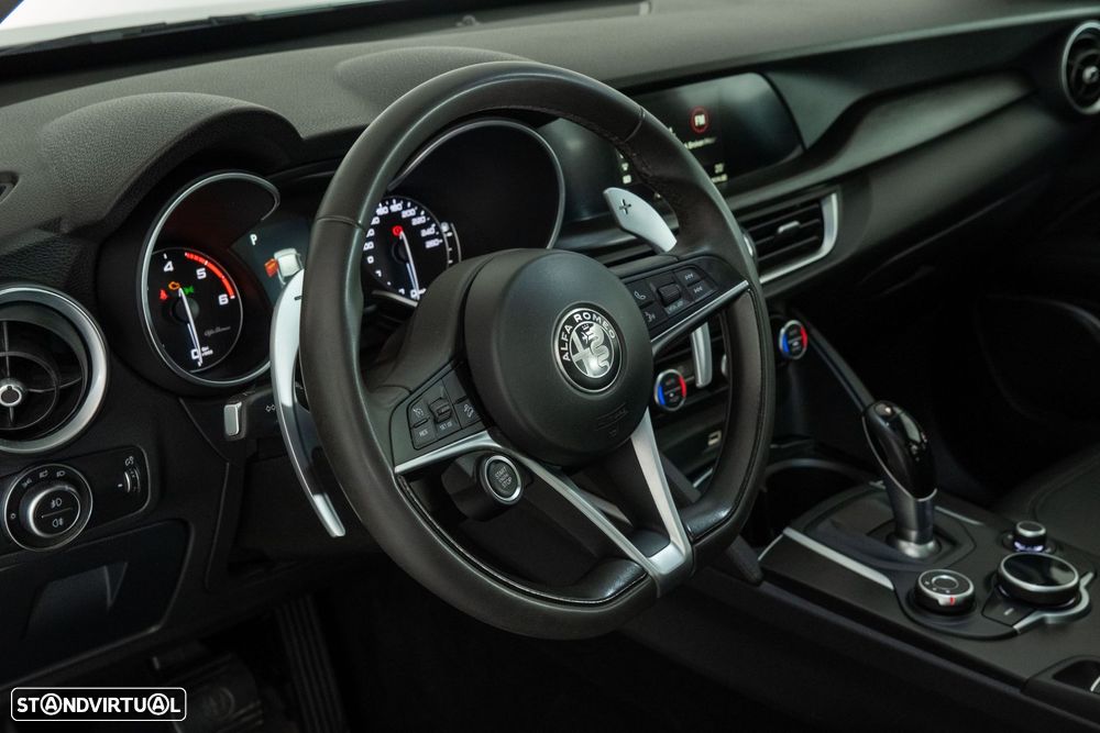 Alfa Romeo Stelvio 2.2 D Super AT8 Q4 - 18