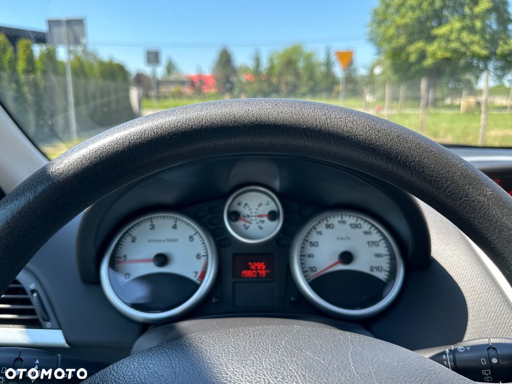 Peugeot 207 1.4 16V Trendy - 34