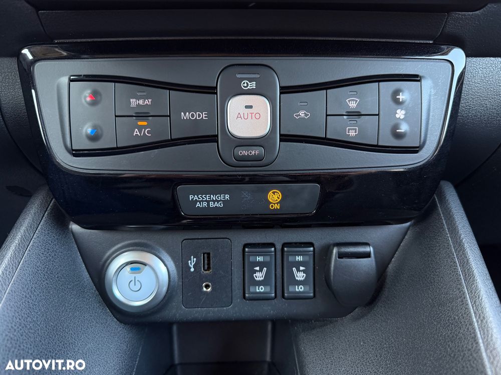 Nissan LEAF 40 kWh N-Connecta - 28