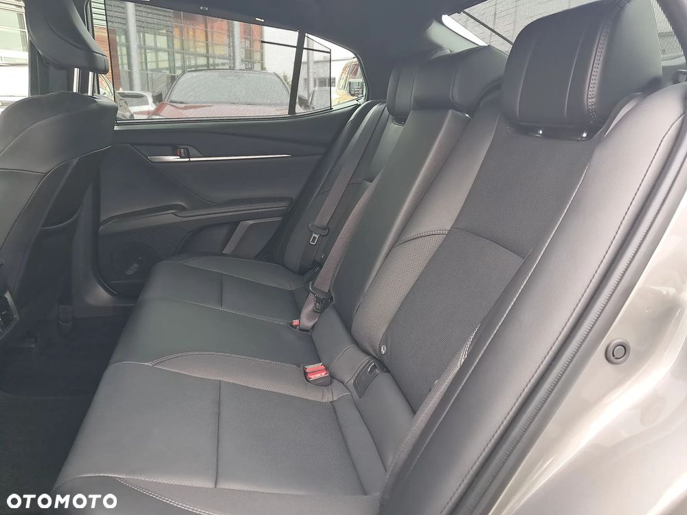 Toyota Camry 2.5 Hybrid Executive CVT - 22