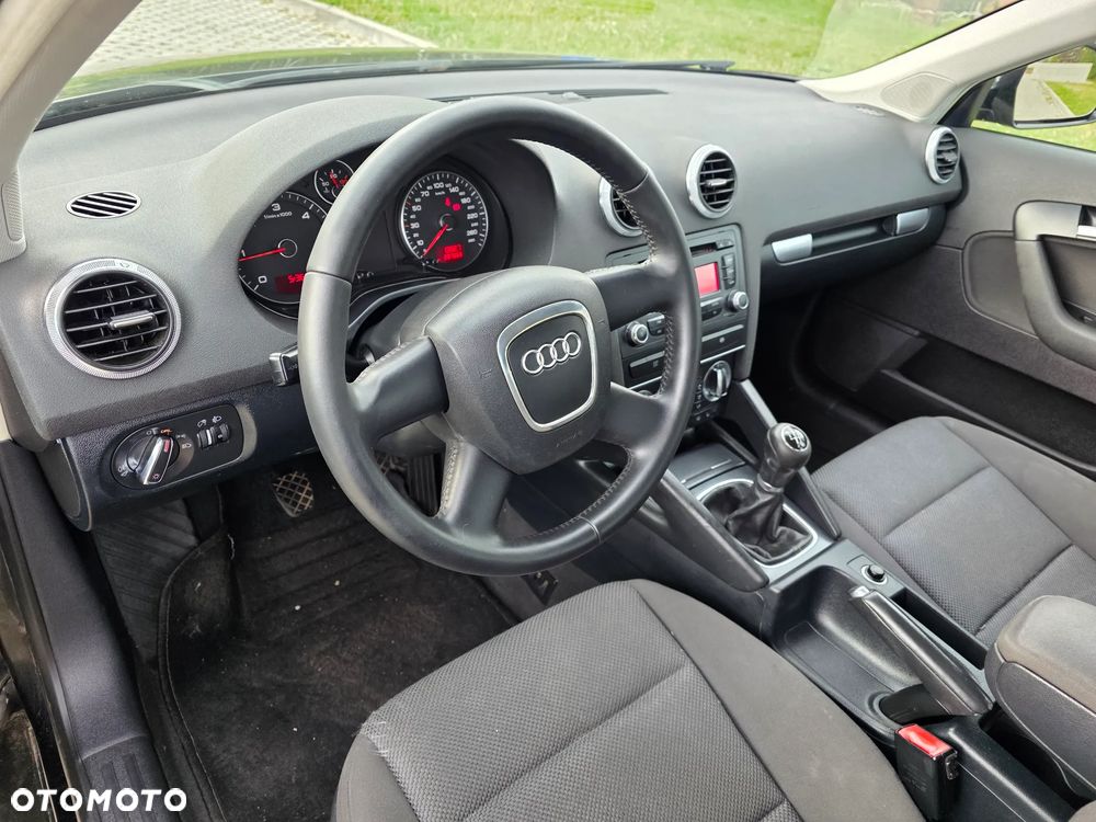 Audi A3 Sportback 1.6 TDI DPF Ambition - 8
