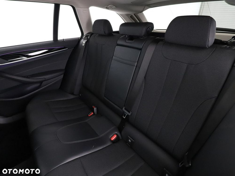 BMW Seria 5 520d Sport Line - 18
