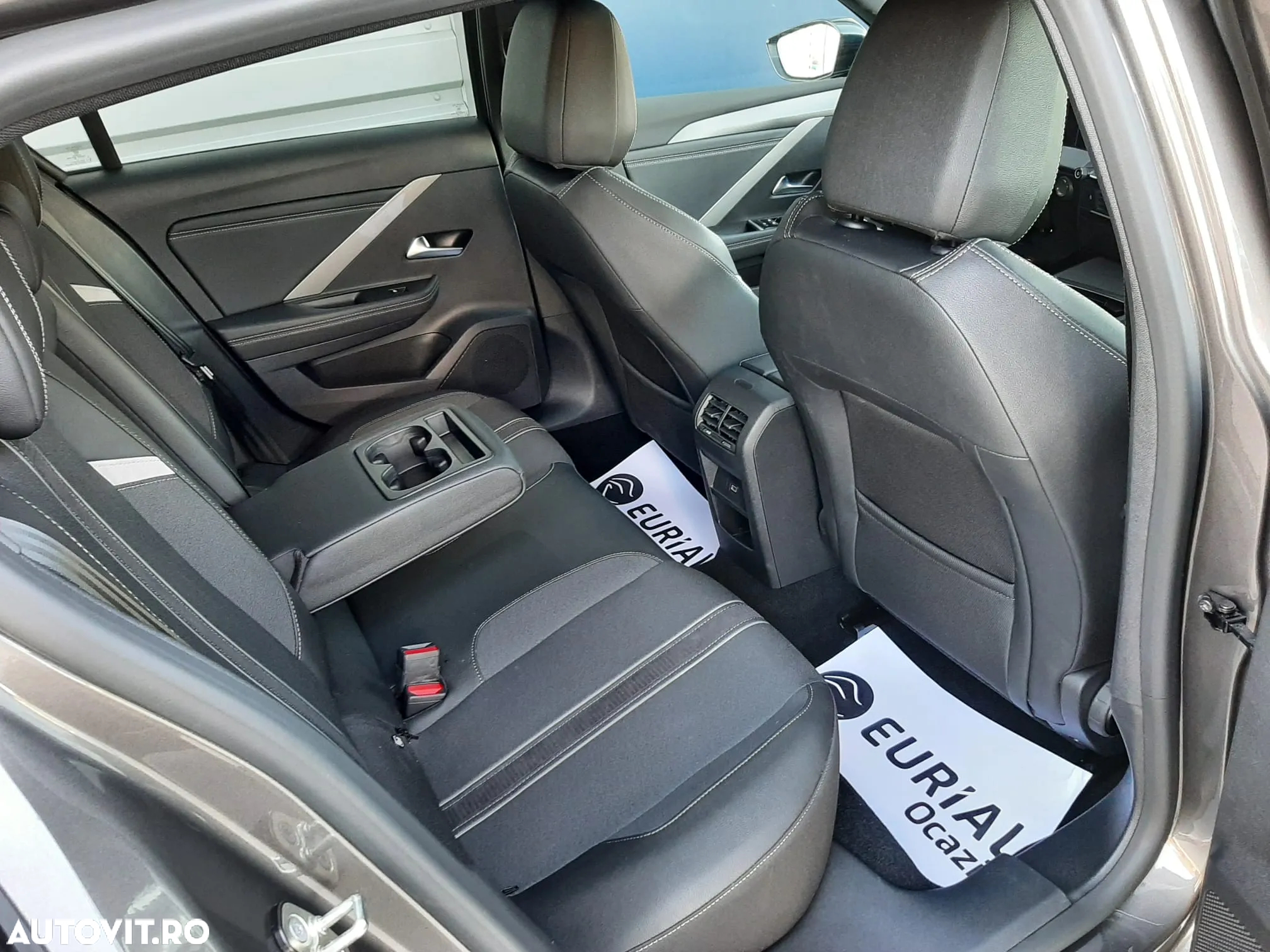 Opel Astra 1.2L Turbo Start/Stop AT8 GS - 13