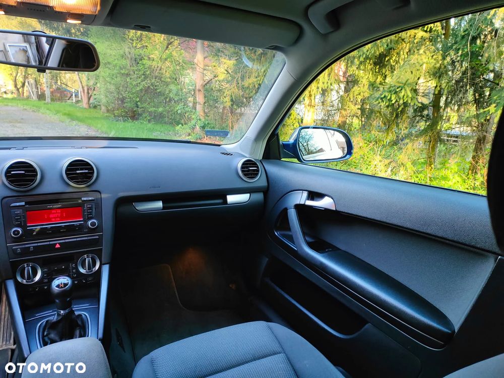 Audi A3 3-drzwiowe 1.6 TDI DPF Attraction - 12