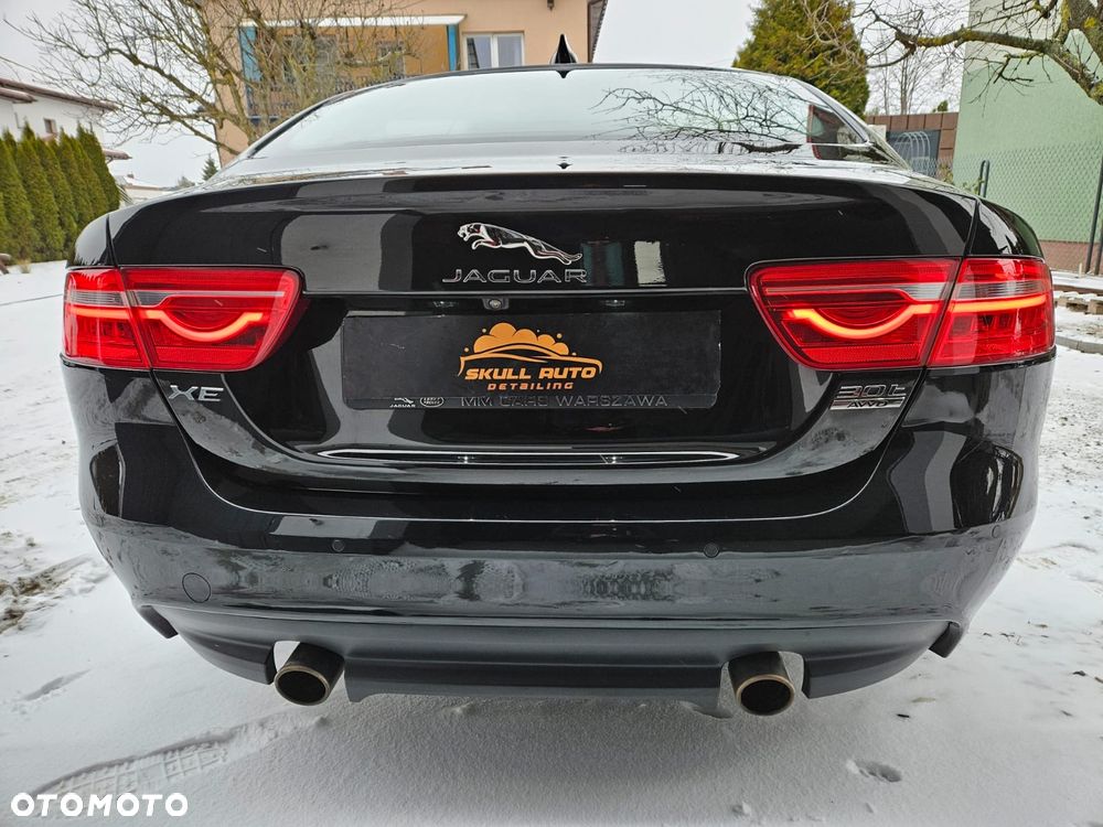 Jaguar XE 2.0 T AWD Prestige - 11