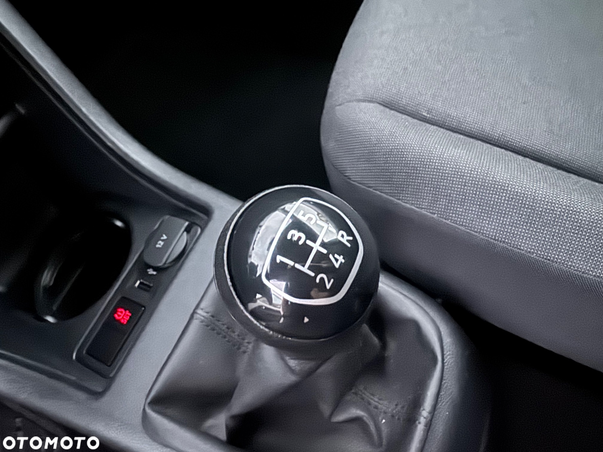 Volkswagen up! 1.0 move - 26