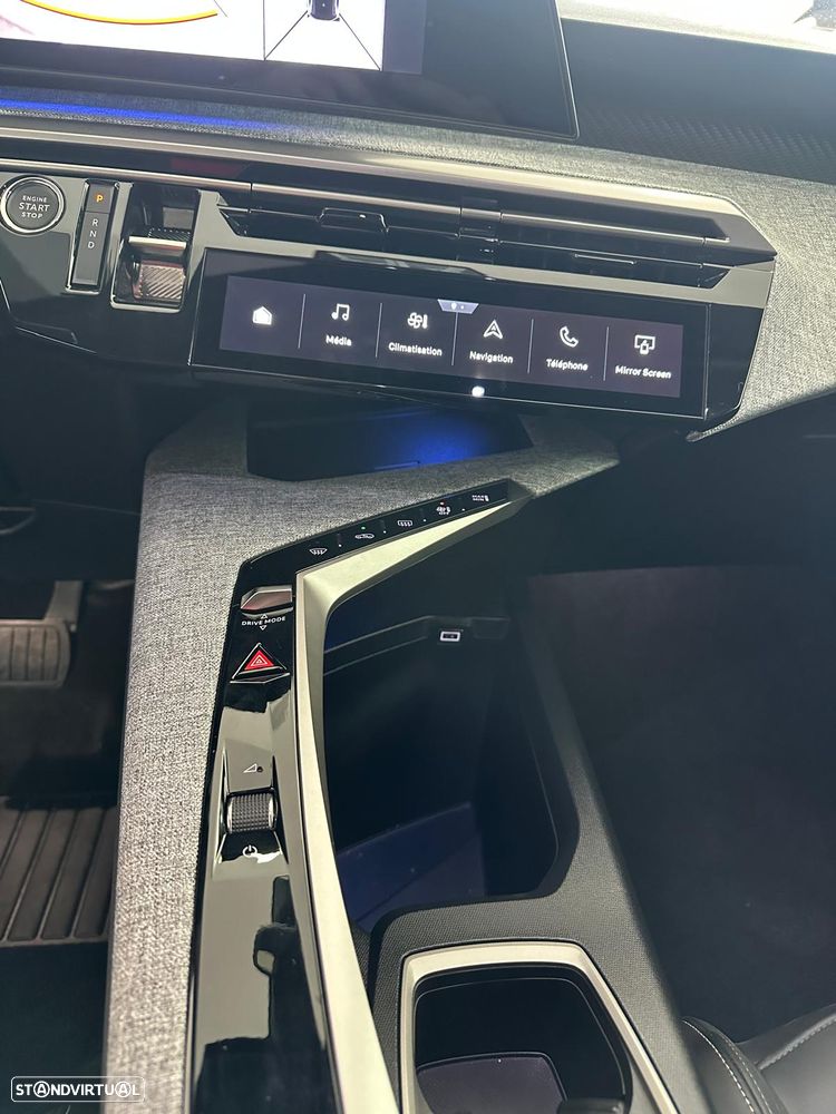 Peugeot E-5008 Allure - 10