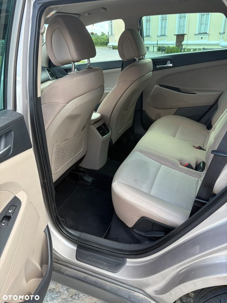 Hyundai Tucson 2.0 CRDI BlueDrive TourdePologne 2WD - 9