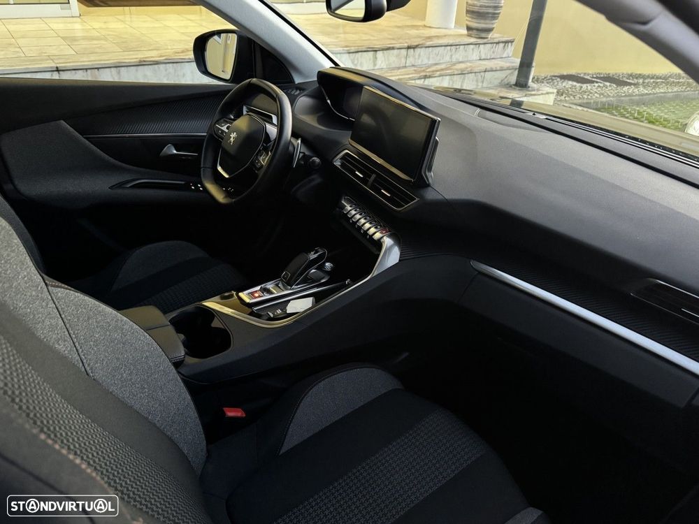 Peugeot 3008 1.2 PureTech Allure EAT8 - 28