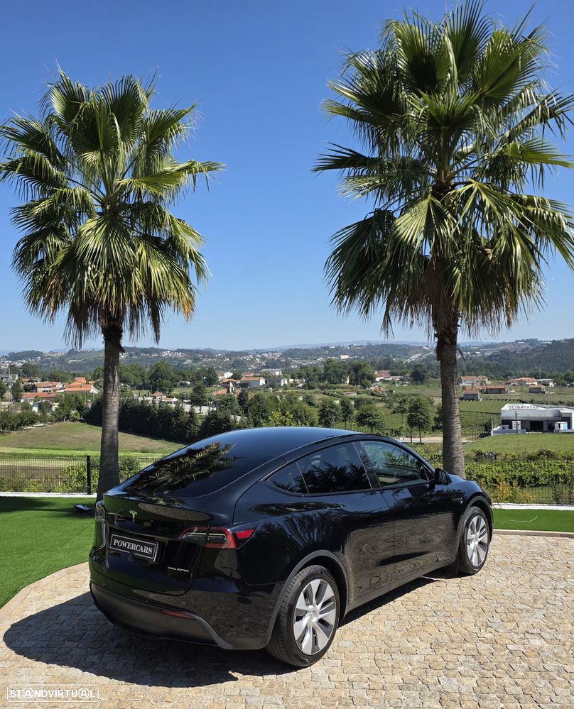 Tesla Model Y Long Range Dual Motor AWD - 12